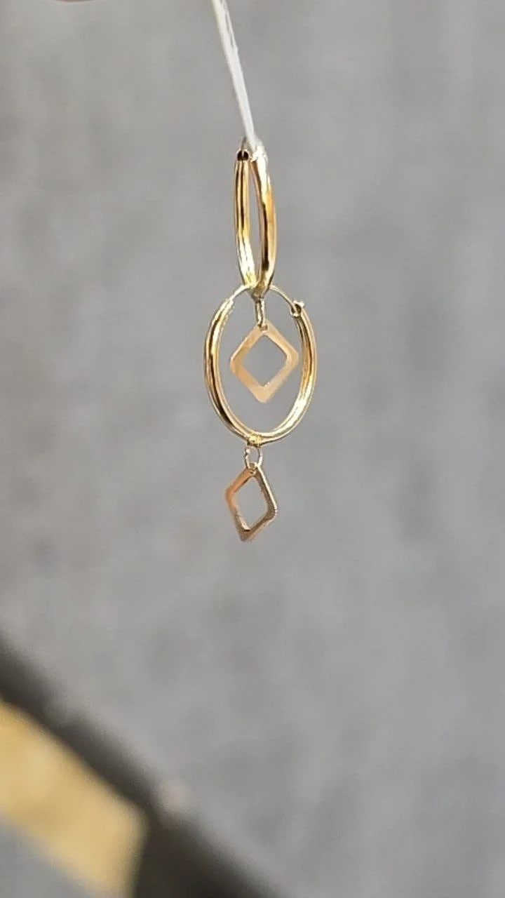 گوشواره حلقه ای طلا طرح لوزی 18 عیار