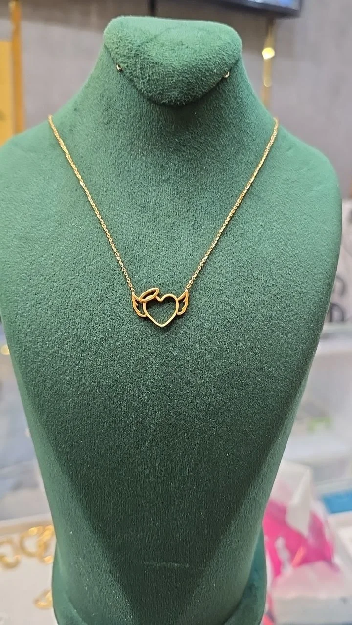 گردنبند قلب و بال فرشته طلای18 عیار1